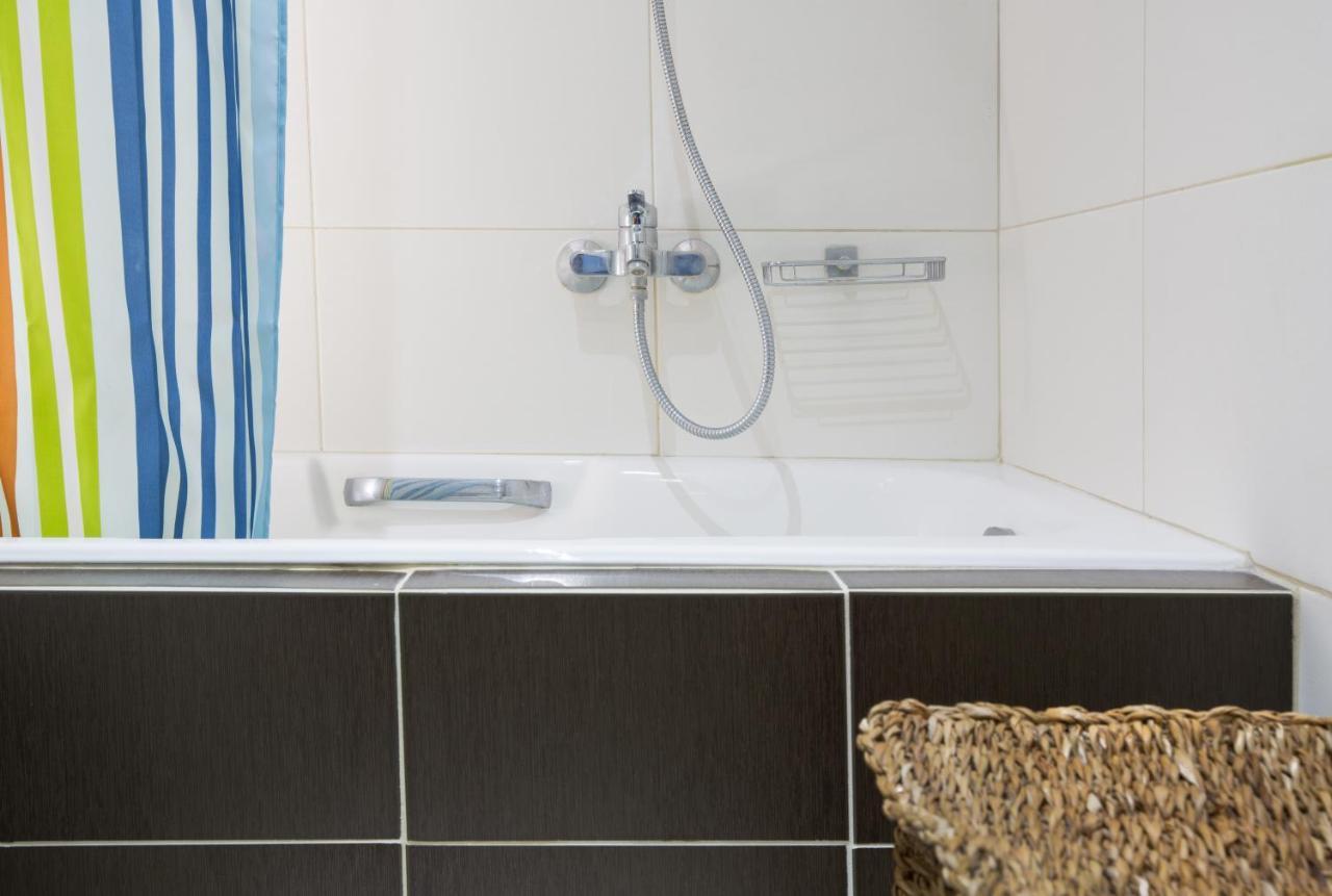Lovely New Βuild Flat Near Metro - Free Parking Афины Экстерьер фото